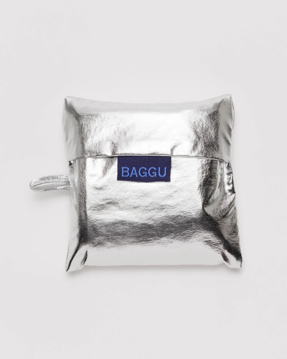 Baggu clutch 2025